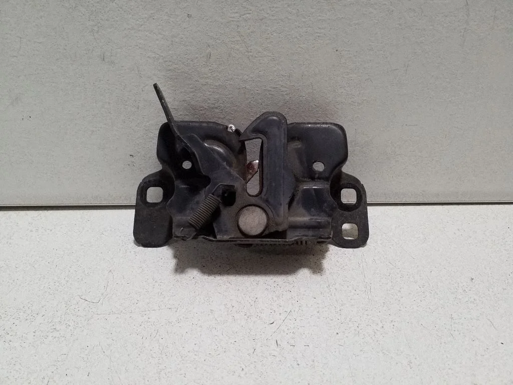 Engine bonnet/hood lock/catch