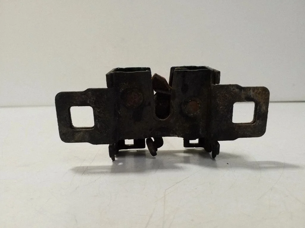 Engine bonnet/hood lock/catch – Land Rover Evoque I (2011-2018)