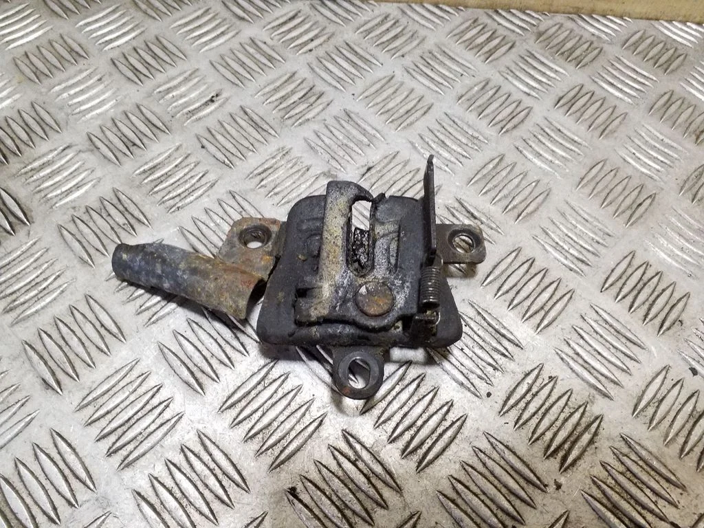Engine bonnet/hood lock/catch