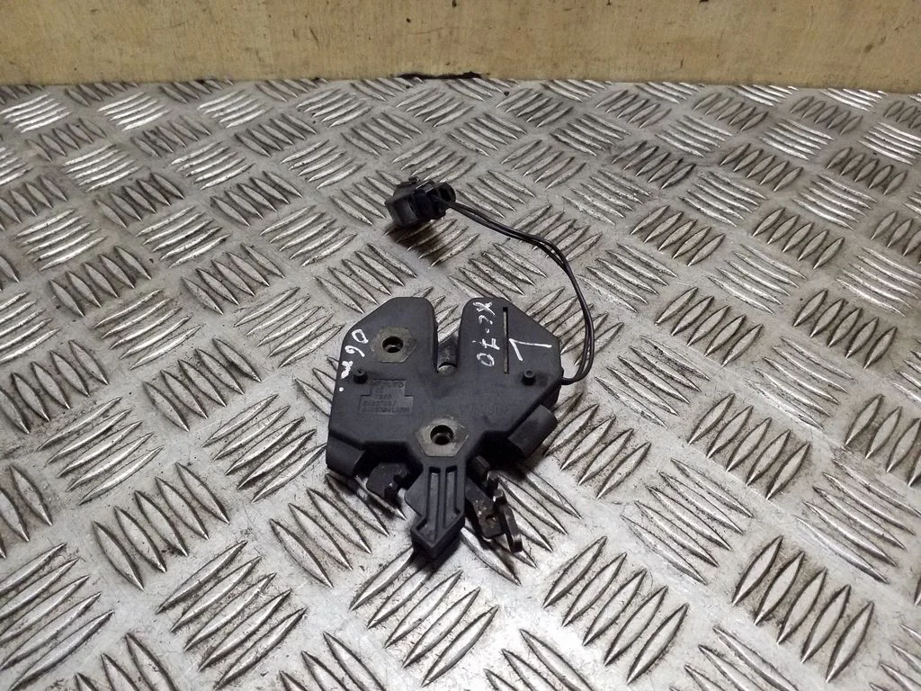 Engine bonnet/hood lock/catch 9483765