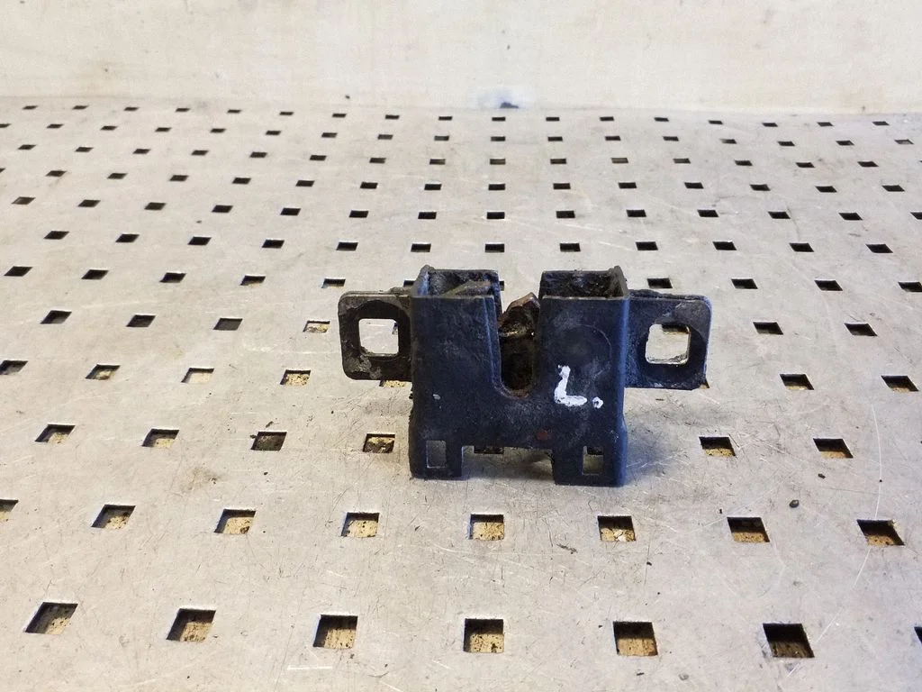 Engine bonnet/hood lock/catch – Land Rover Range Rover Sport L320 (2005-2013)