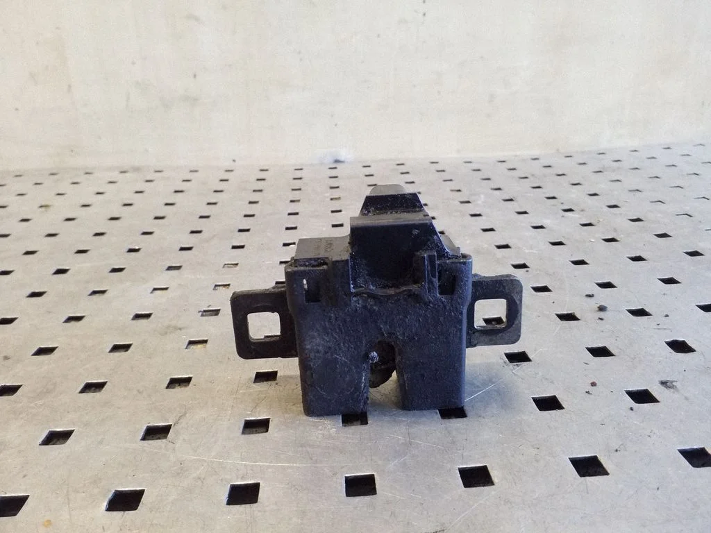 Engine bonnet/hood lock/catch – Land Rover Range Rover Sport L320 (2005-2013)