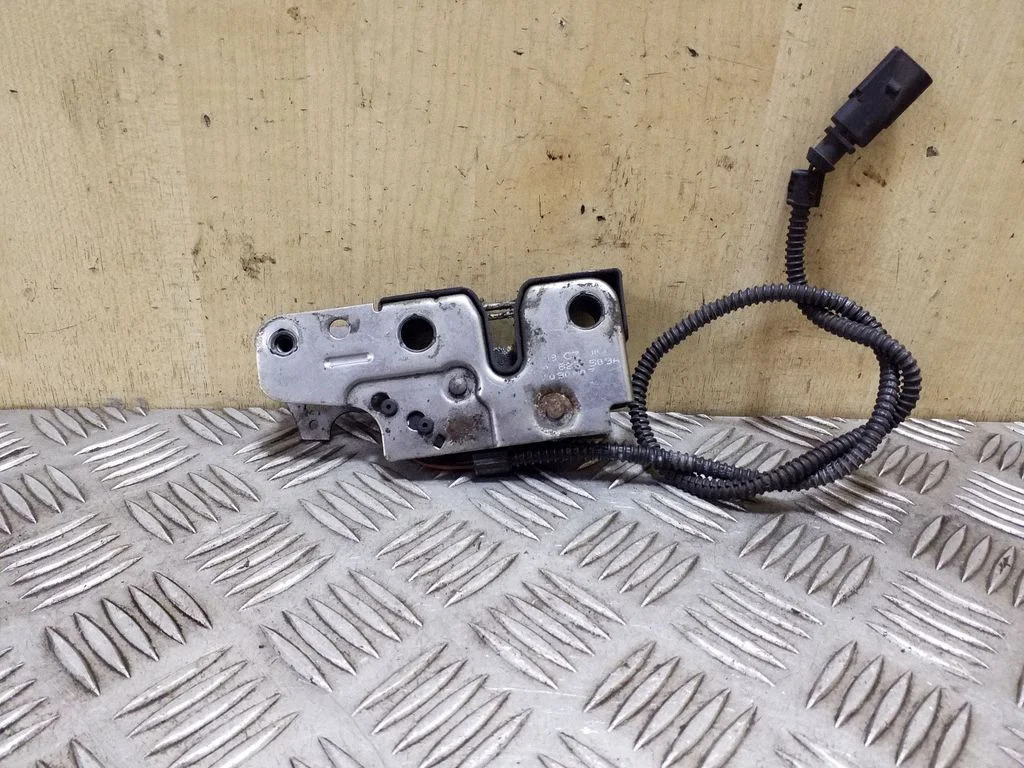 Engine bonnet/hood lock/catch 5N0823509A