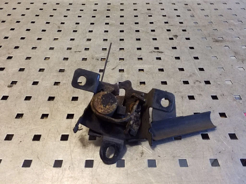 Zamek maski – Subaru Forester SH (2008-2013)