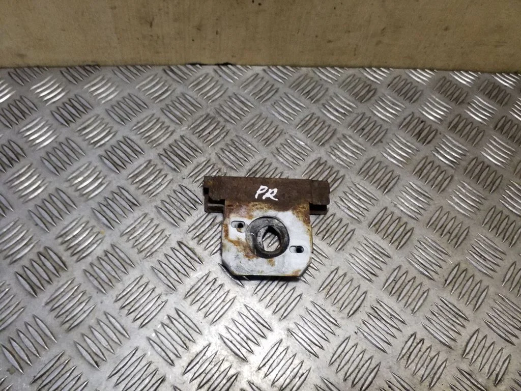 Engine bonnet/hood lock/catch
