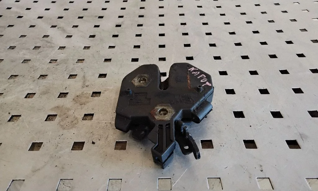 Engine bonnet/hood lock/catch 9483764
