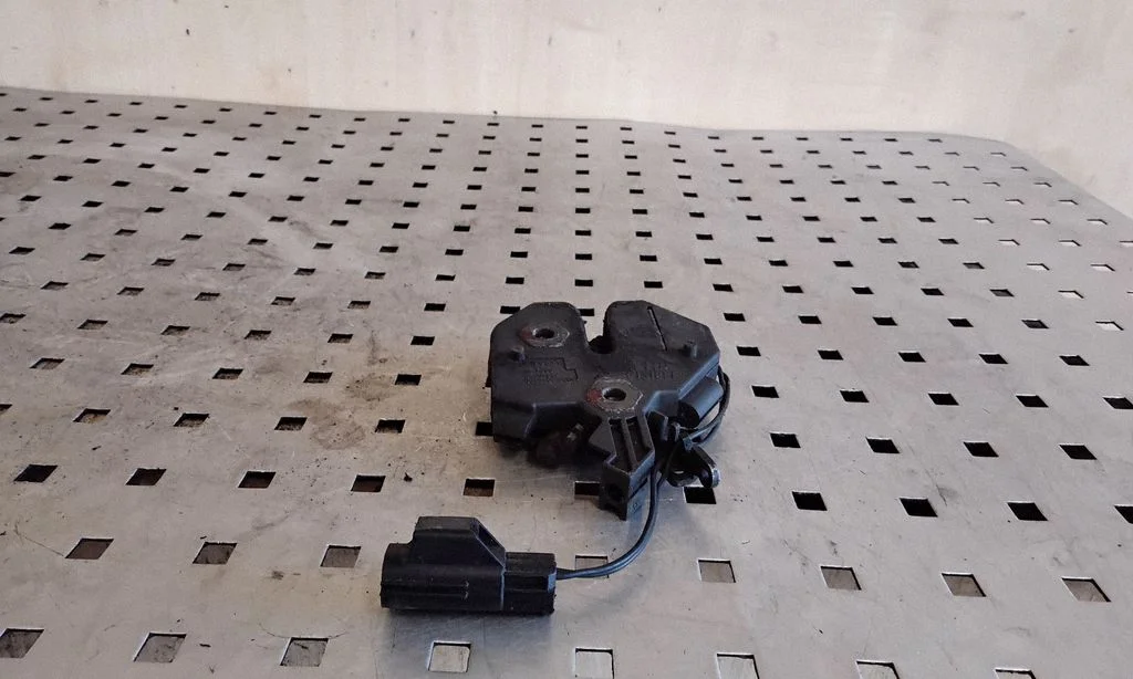 Engine bonnet/hood lock/catch 9483765