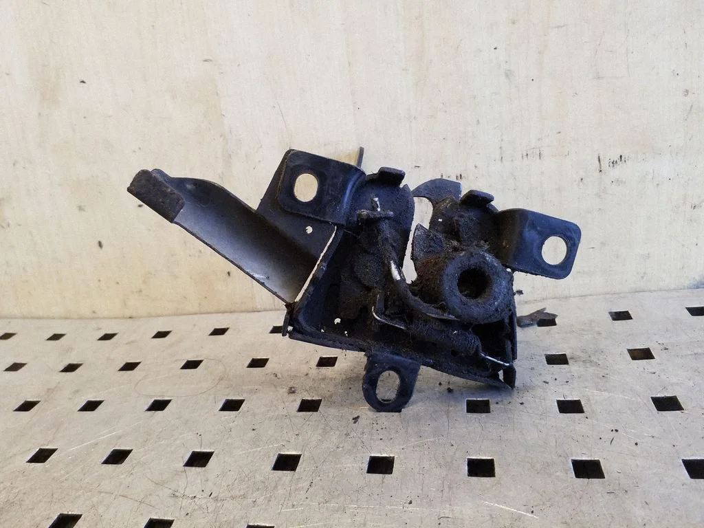 Engine bonnet/hood lock/catch