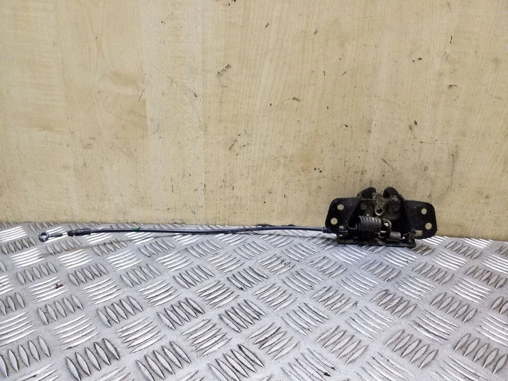Engine bonnet/hood lock/catch