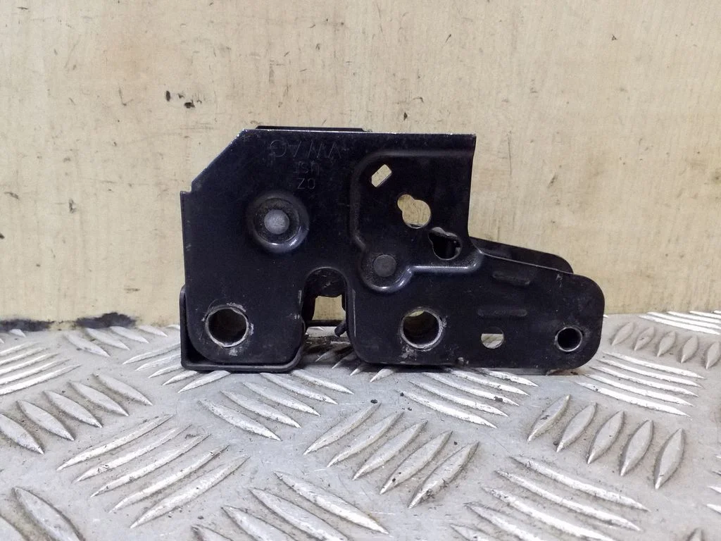 Engine bonnet/hood lock/catch 7H0823509A