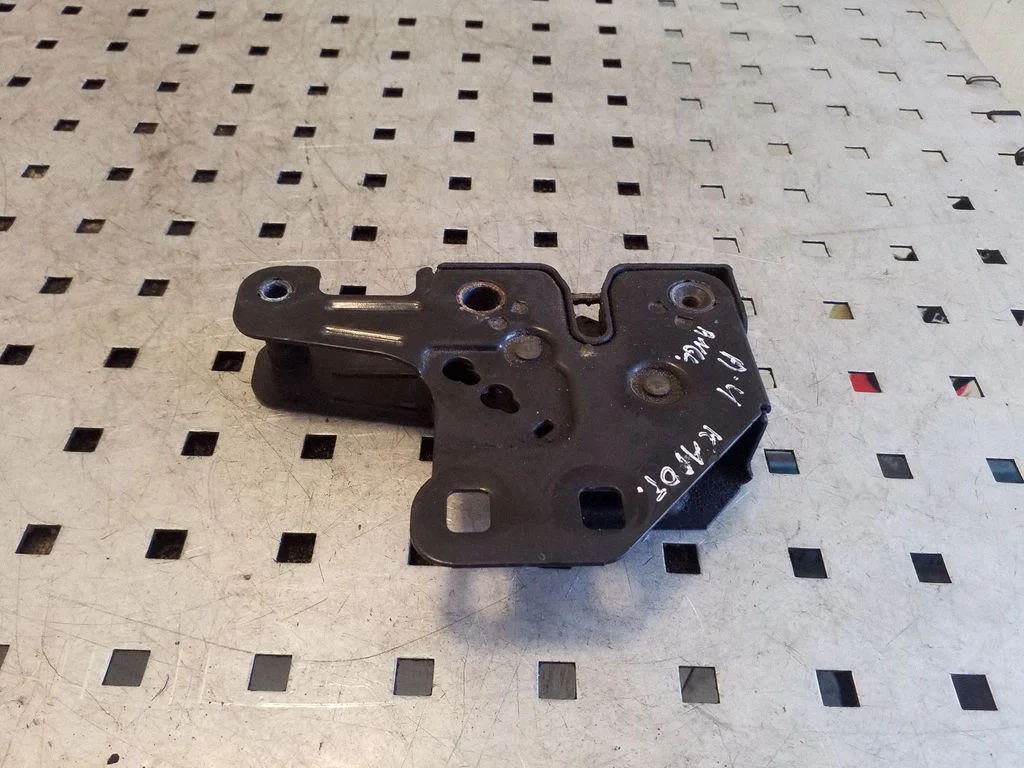 Engine bonnet/hood lock/catch