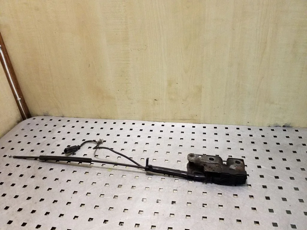 Engine bonnet/hood lock/catch
