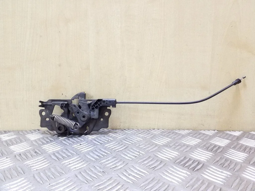 Engine bonnet/hood lock/catch