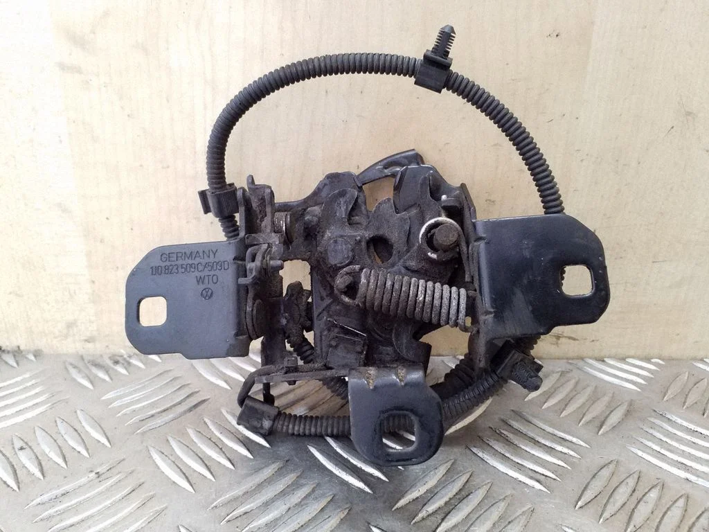 Engine bonnet/hood lock/catch 1J0823509C