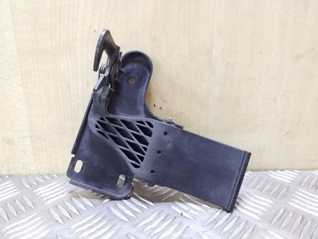 Engine bonnet/hood lock/catch 4E0823485B – Audi A8 S8 D3 4E (2002-2009)