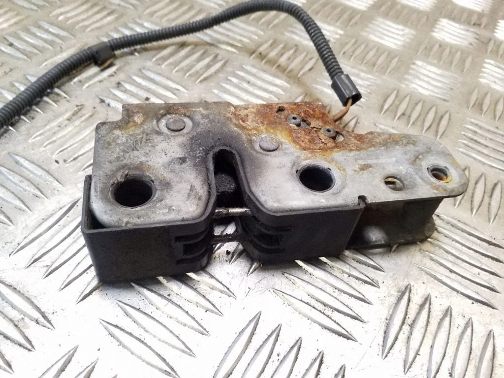 Engine bonnet/hood lock/catch 1K1823509E
