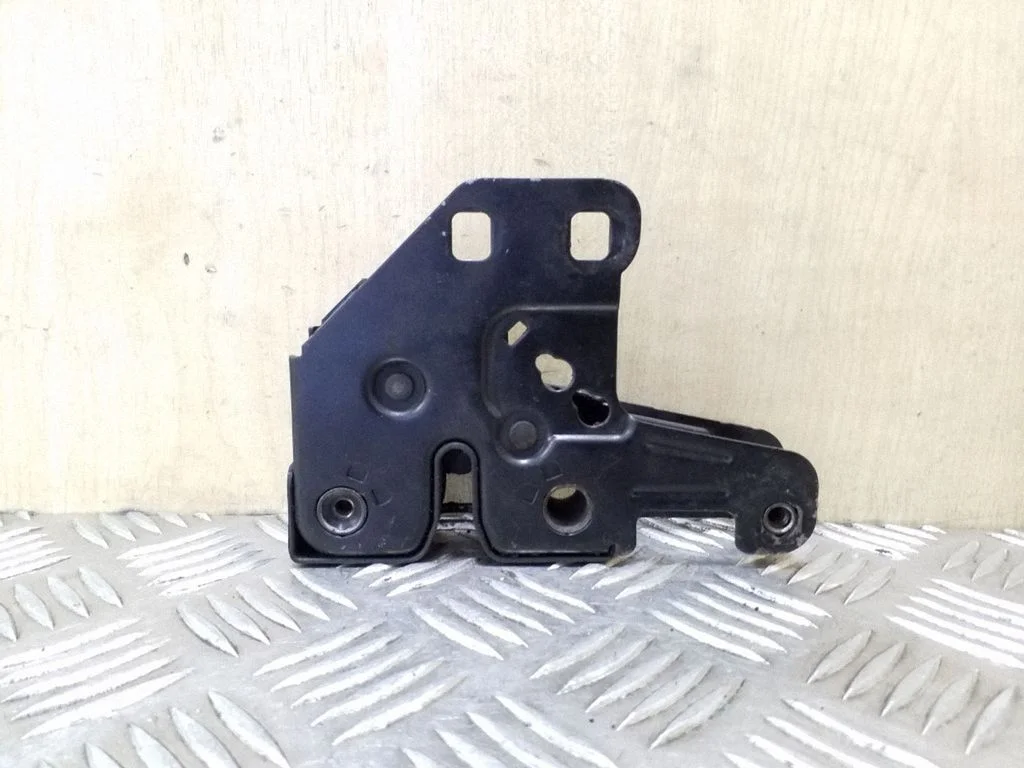 Engine bonnet/hood lock/catch 8E0823509B