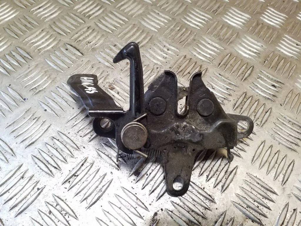 Engine bonnet/hood lock/catch – Toyota RAV 4 (XA20) (2000-2005)