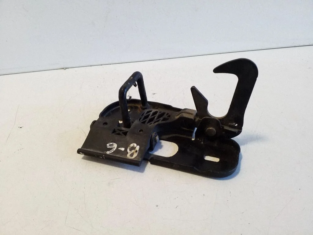 Mootorikapoti luku aas 3C0823480