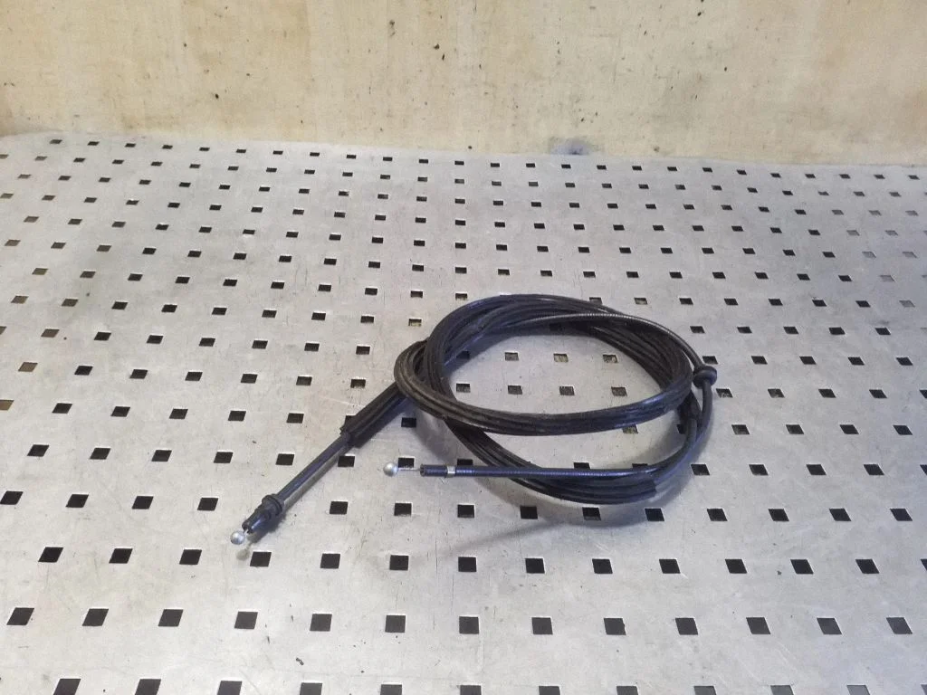 Motora pārsega slēdzenes atvēršanas trose 7P6823535