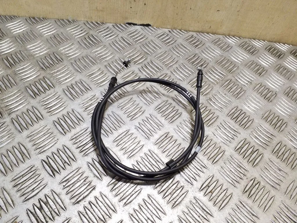Engine bonnet/hood lock release cable