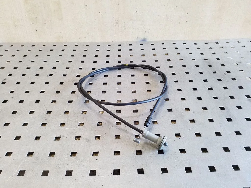 Engine bonnet/hood lock release cable
