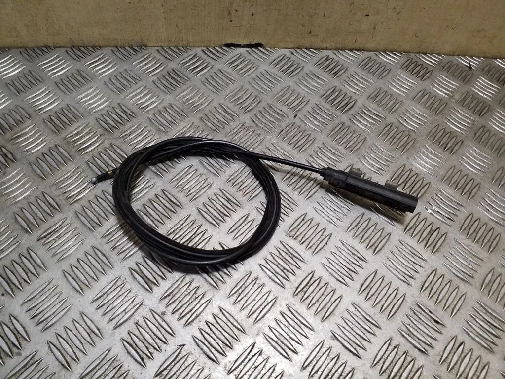 Engine bonnet/hood lock release cable