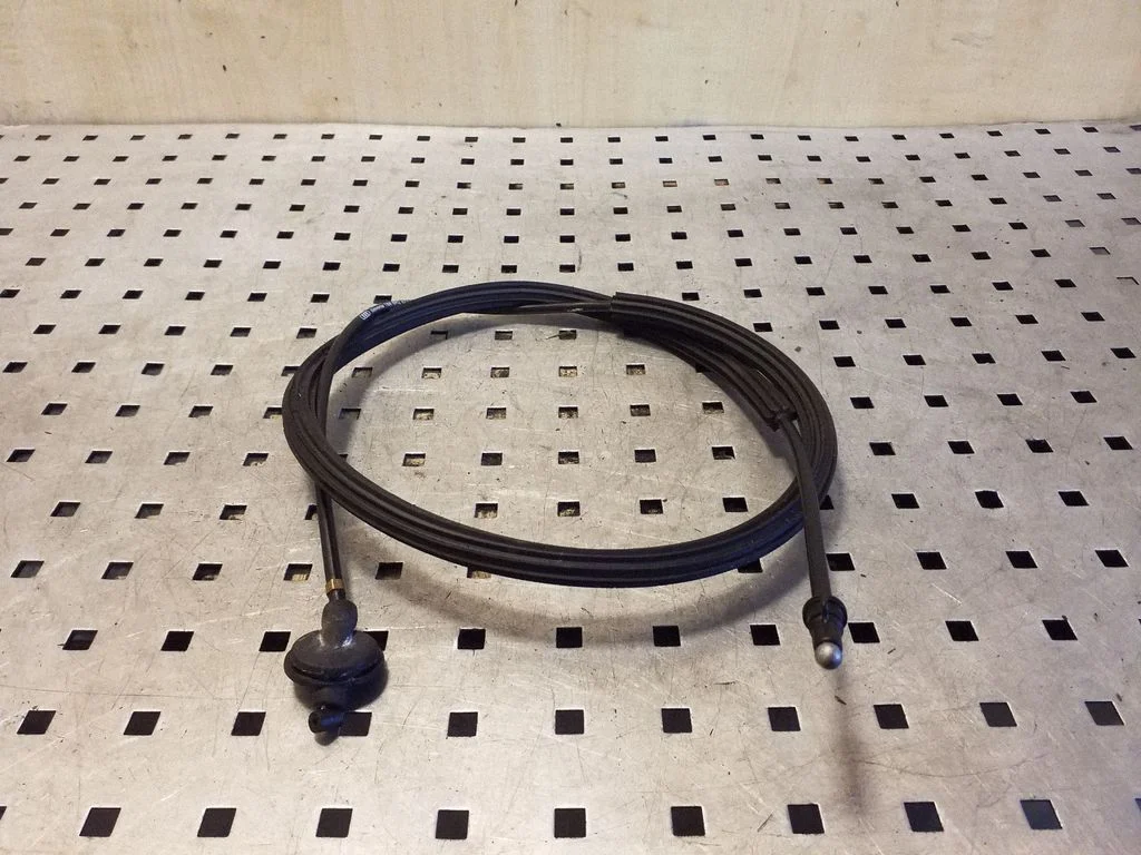 Engine bonnet/hood lock release cable 8R2823535
