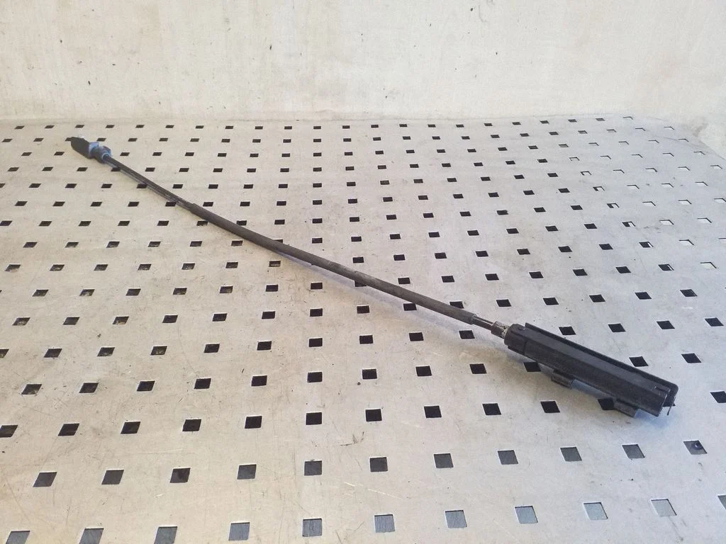 Engine bonnet/hood lock release cable 8T2823531