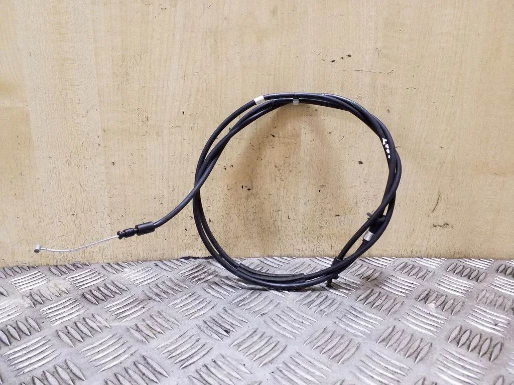 Mootorikapoti luku avamistross AM5116C657AG – Ford Focus (2010-2017)