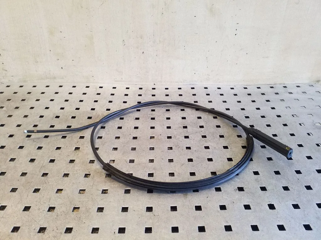 Engine bonnet/hood lock release cable