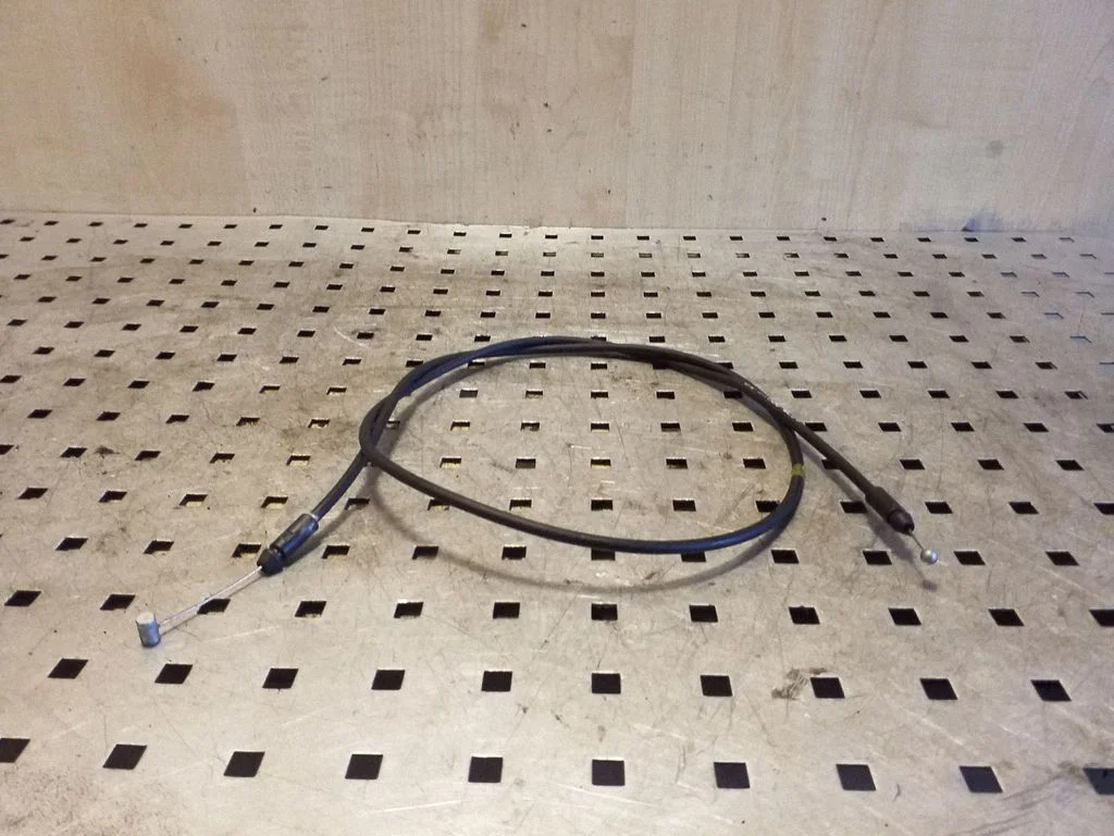 Engine bonnet/hood lock release cable