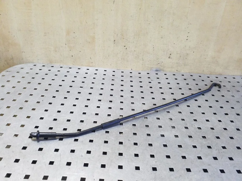 Engine bonnet/hood prop rod/strut