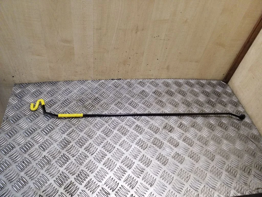 Engine bonnet/hood prop rod/strut