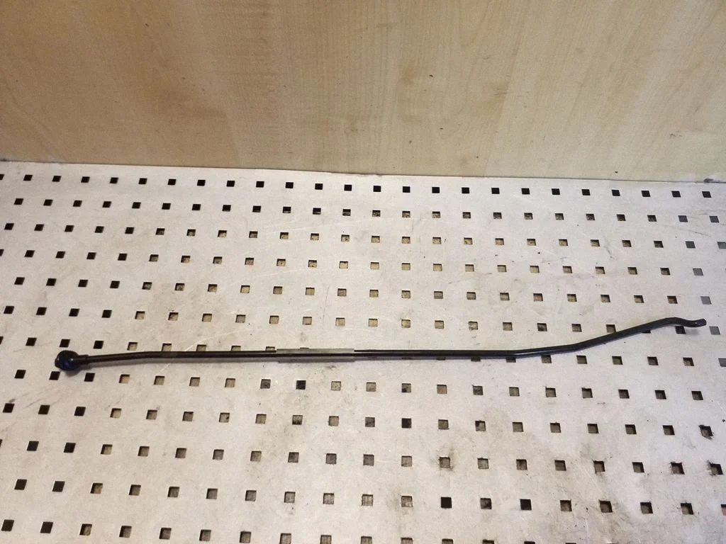 Engine bonnet/hood prop rod/strut