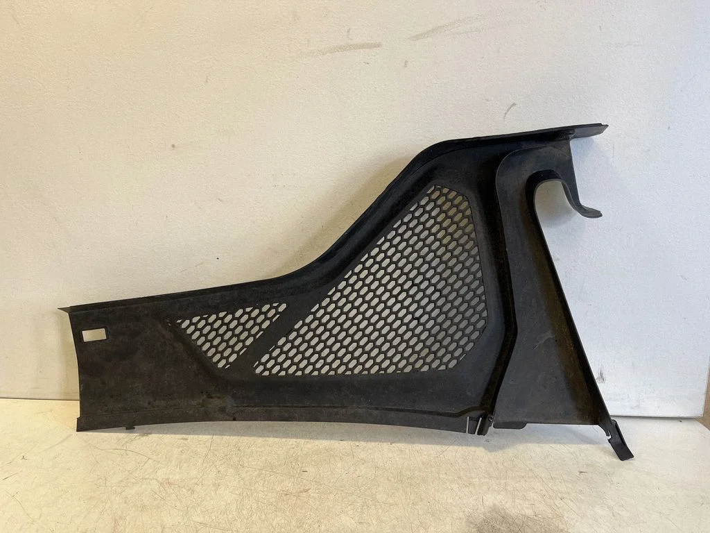 Slotiņu apdare – BMW X6M F86 (2015-2018)