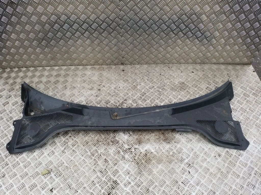 Wiper trim 8J2819401