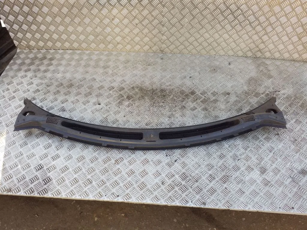 Wiper trim BK21V01914AF