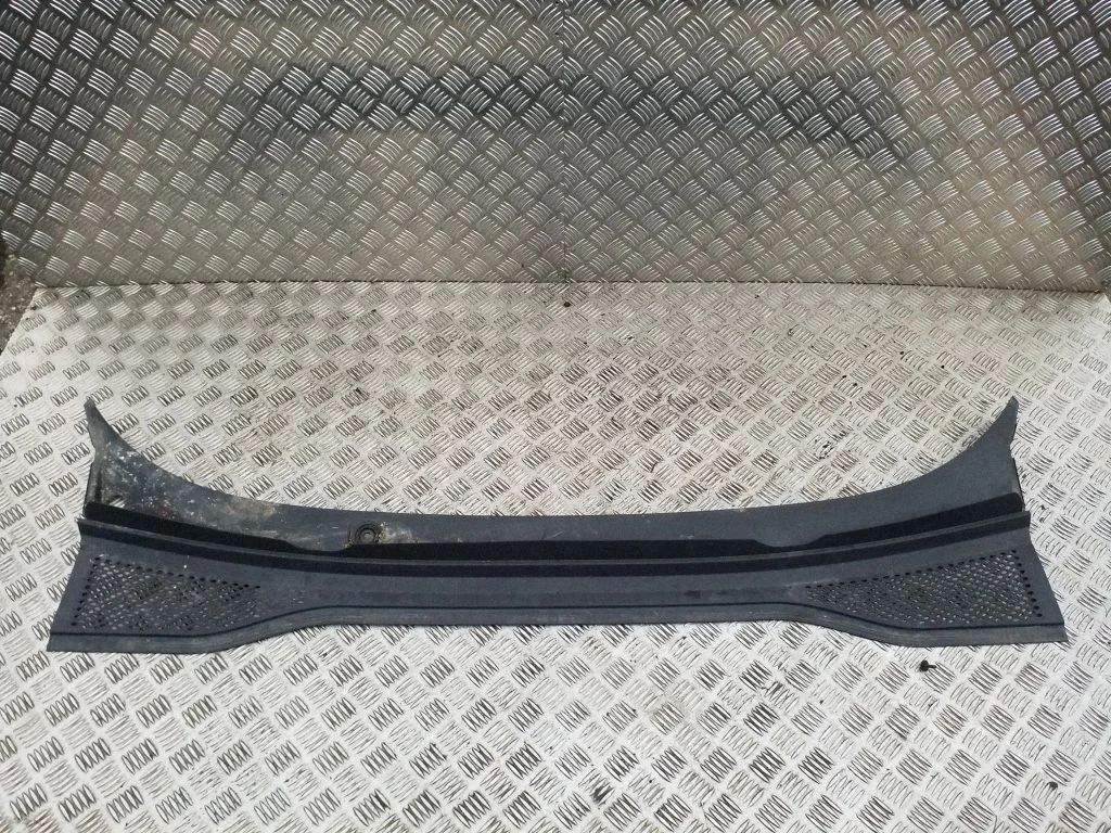 Wiper trim 11C819401