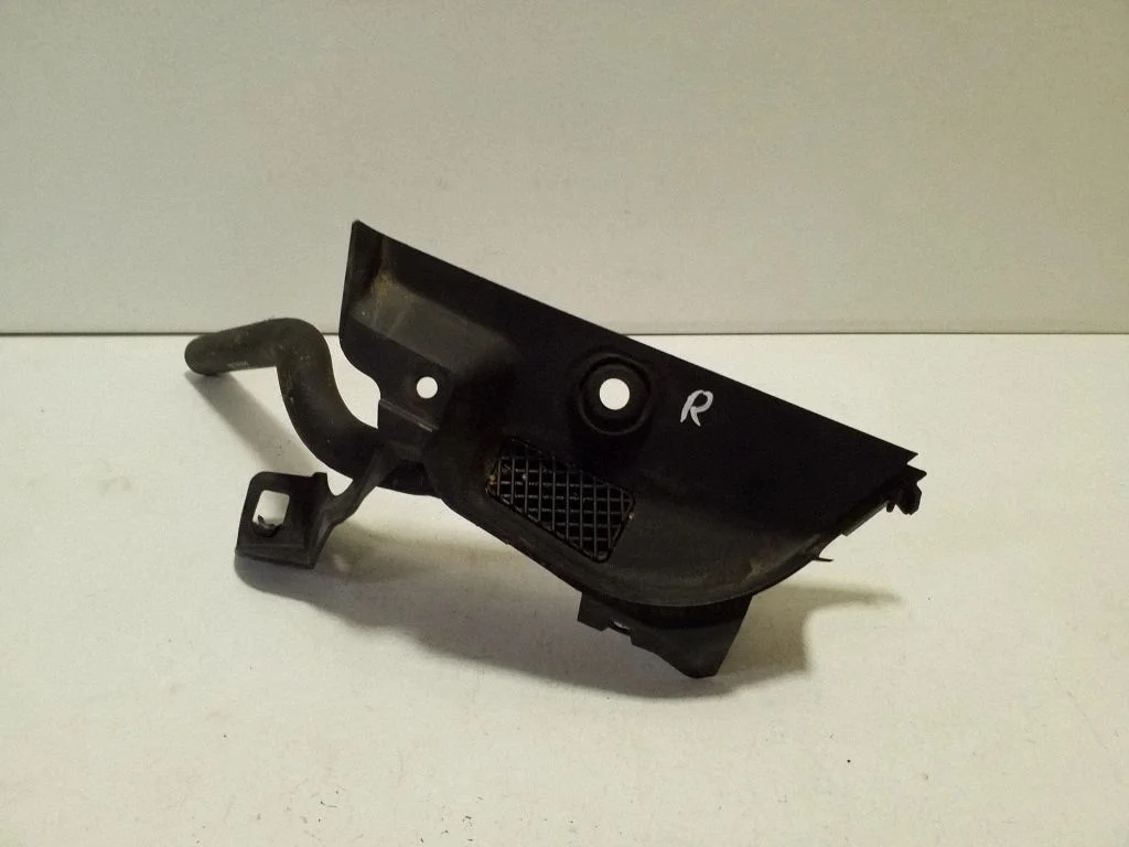 Wiper trim 1336542