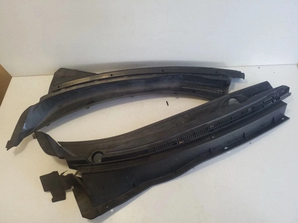 Wiper trim 7405A437441