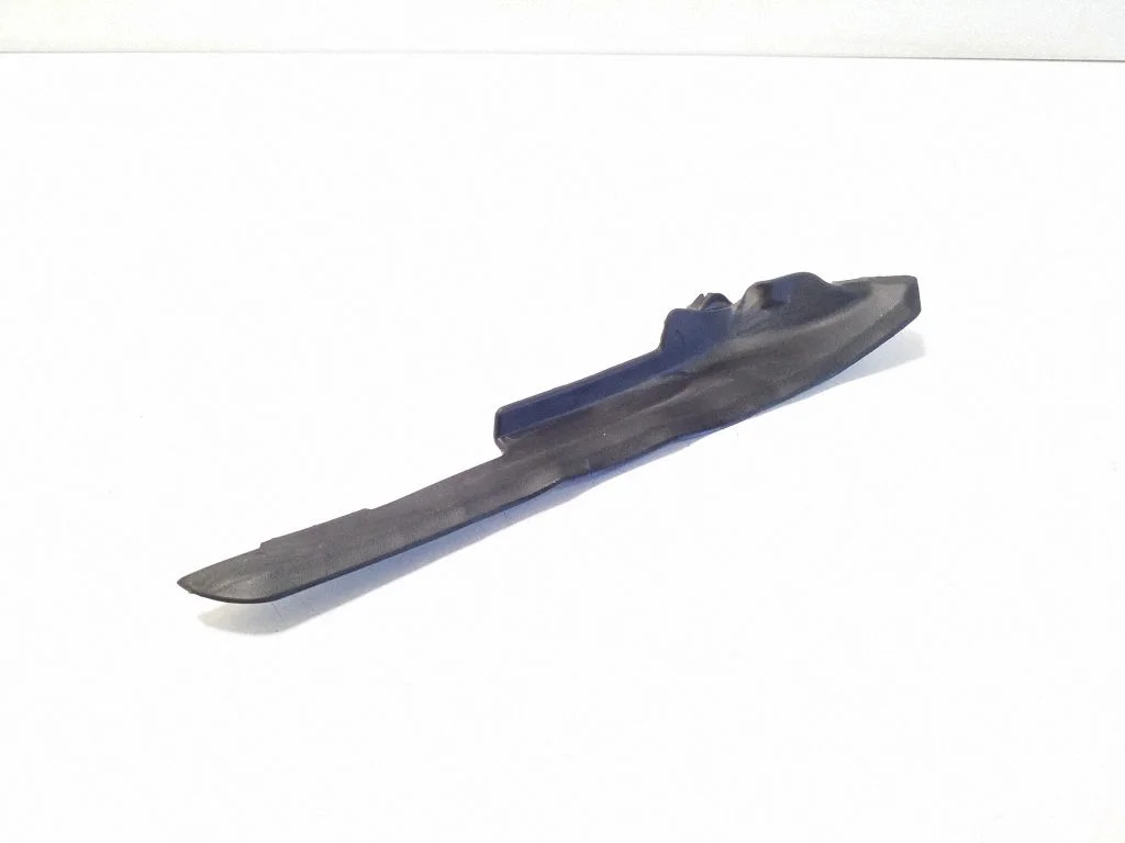 Wiper trim – right