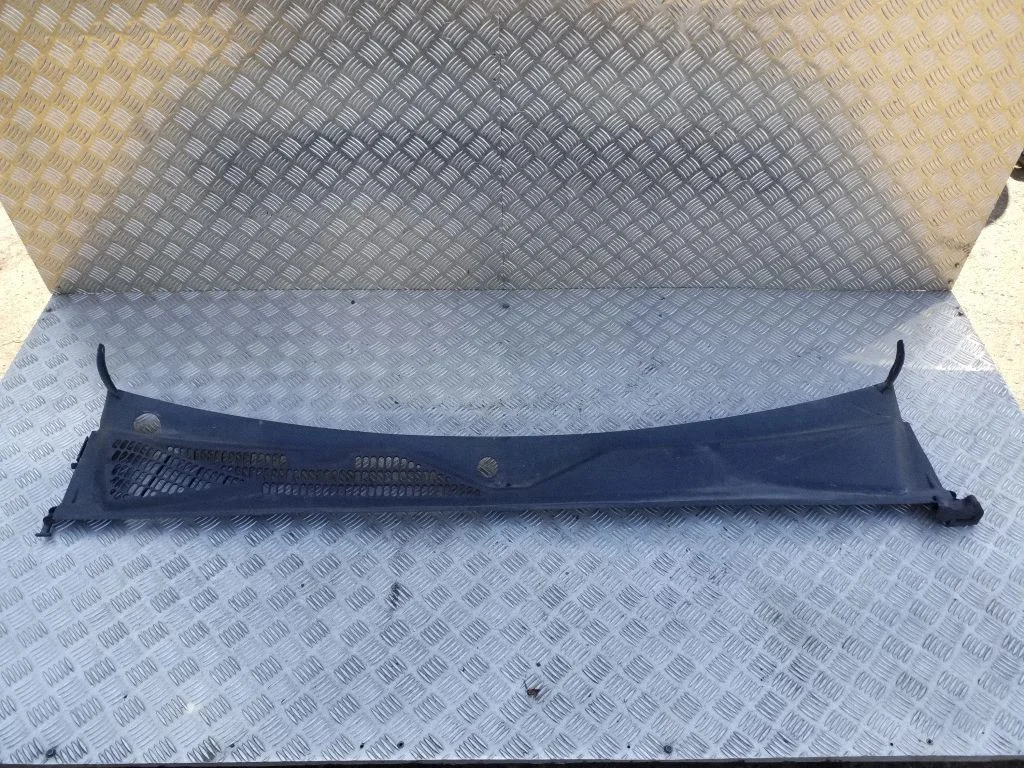 Wiper trim – Volkswagen Amarok (2010-2020)