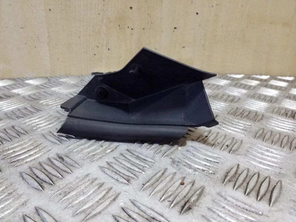Slotiņu apdare BK31V02328ADW