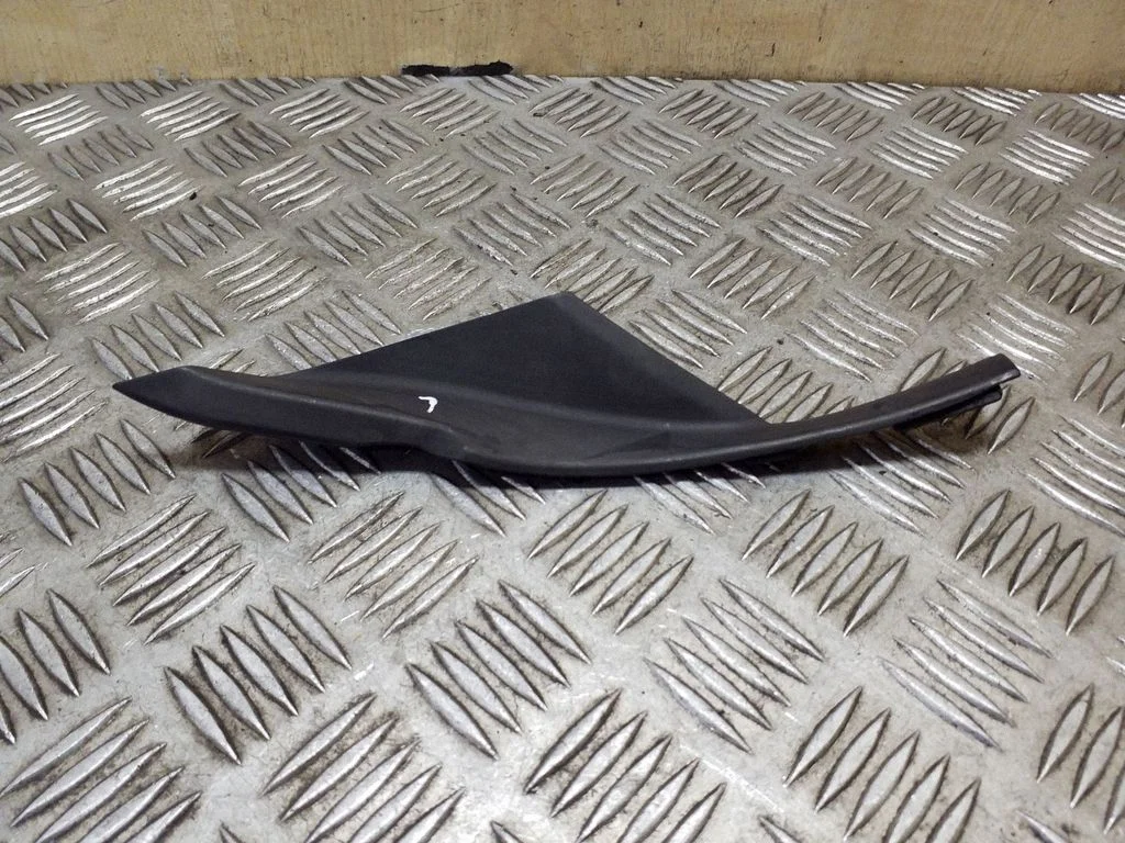 Wiper trim 86153W910