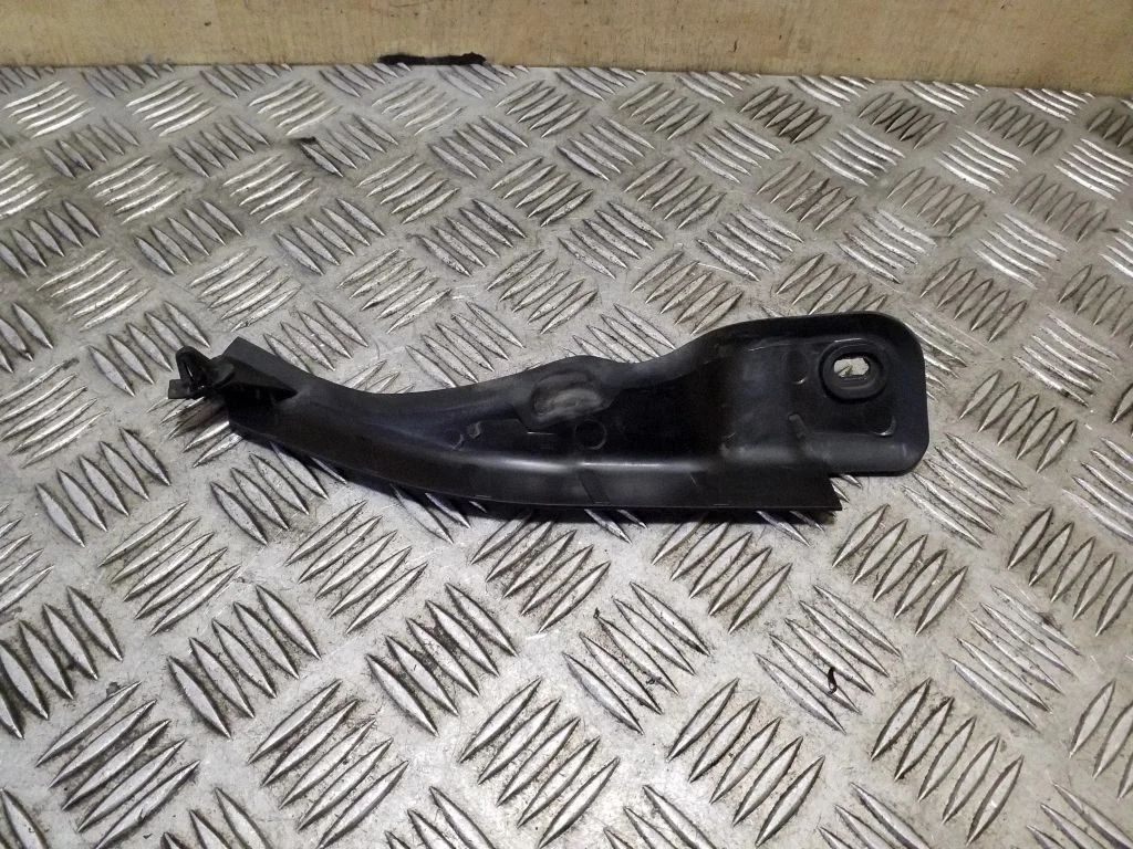 Wiper trim 8V0805233C