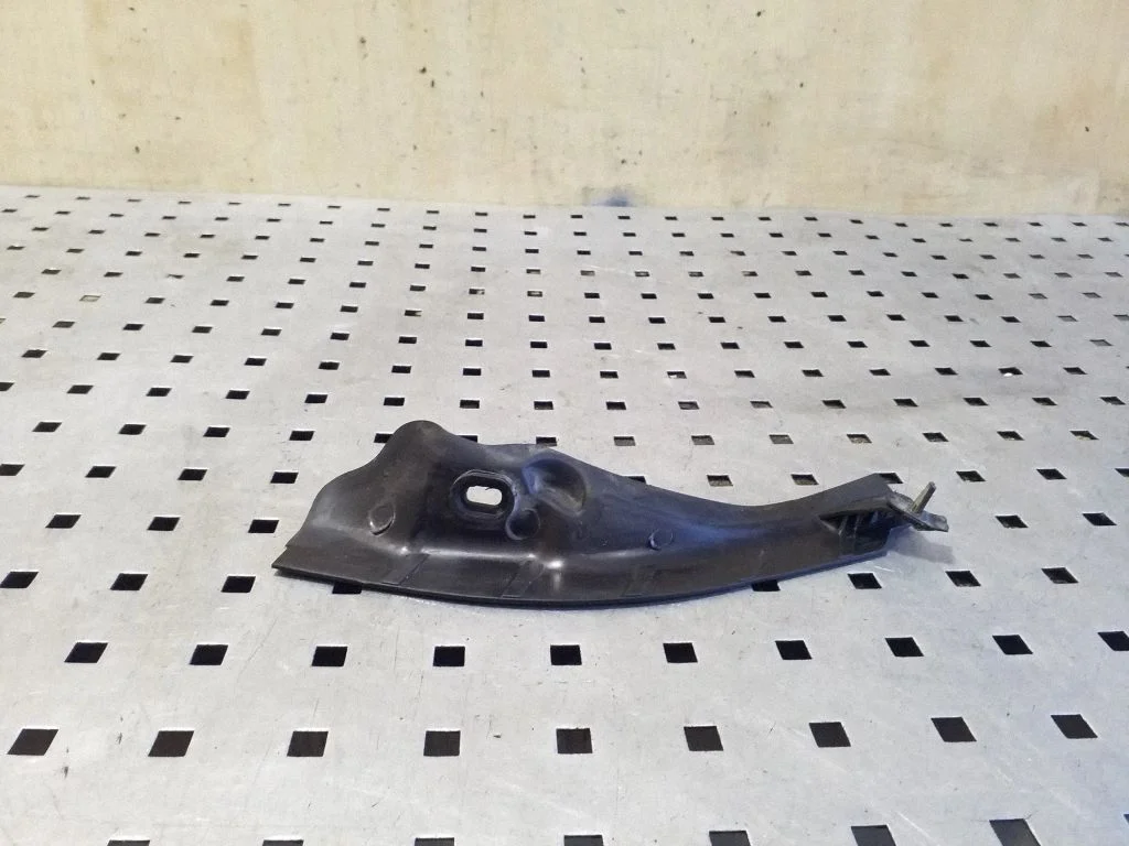 Wiper trim 8V0805234C