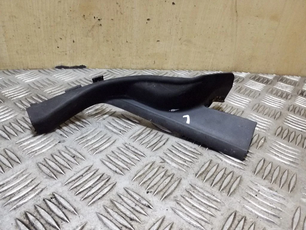 Wiper trim 74211T0A00AS