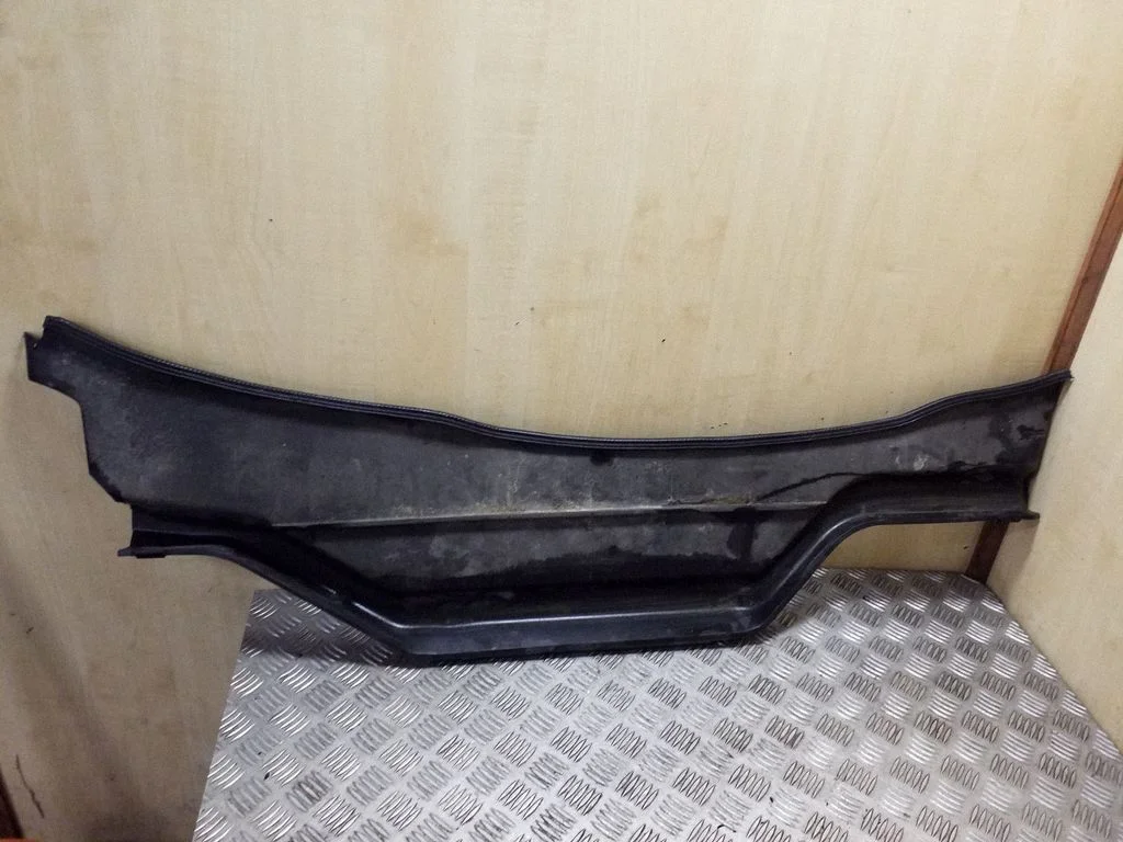 Wiper trim 4A1819403B
