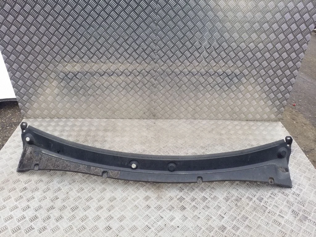 Podszybie (osłona wycieraczek) 668110010R